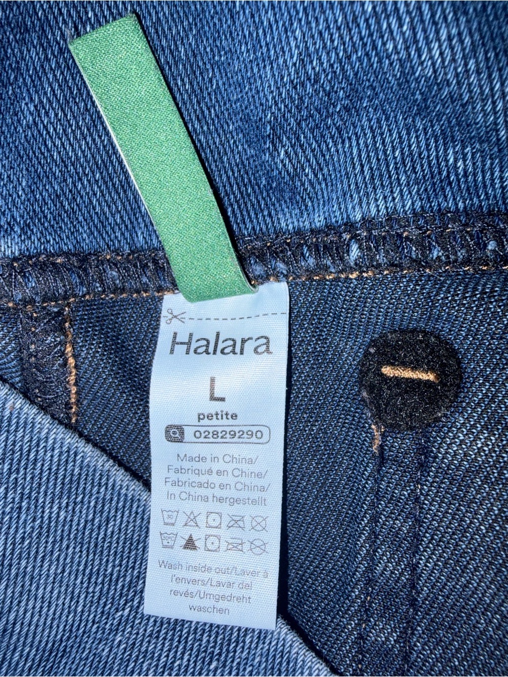 HALARA Dark Blue Denim Jeans with Green Loop Detail